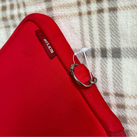 Belkin Neoprene Sleeve - Picture 3 of 3